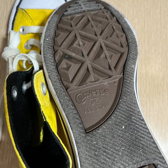 EUC CTAS Converse high tops SKU: 568495F Color: Yellow (5.5W) KICKS - Picture 3 of 6